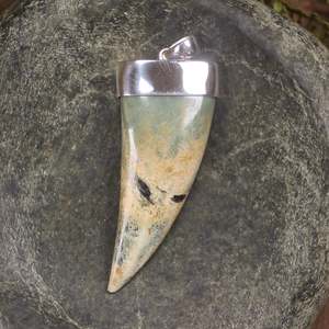 NZ Greenstone Sterling Silver Medium Niho Taniwha Tooth Pendant (BM298) Flower Jade Pounamu