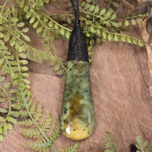 NZ Greenstone Medium Roimata Pendant (BW955) Flower Jade Pounamu