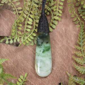 NZ Greenstone Medium Roimata Pendant (BX995) Hapopo Pounamu