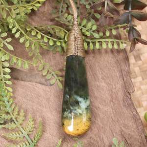 NZ Greenstone Medium Roimata Pendant (BW983) Flower Jade Pounamu