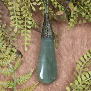 NZ Greenstone Medium Roimata Pendant (BW086) Inanga Pounamu