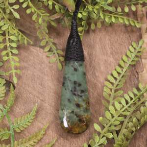 NZ Greenstone Medium Roimata Pendant (BW936) Flower Jade Pounamu