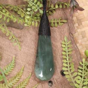 NZ Greenstone Medium Roimata Pendant (BW068) Inanga Pounamu