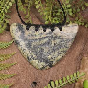 NZ Greenstone Medium Kōuma Breastplate Pendant (BW346) Rimu Pounamu