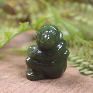 NZ Greenstone Monkey Sculpture (BX480) Kawakawa Pounamu