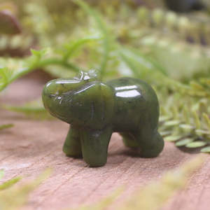 NZ Greenstone Elephant Sculpture (BX477) Rimu Pounamu