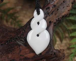 NZ Bone Medium Twist Pendant (AZ272)