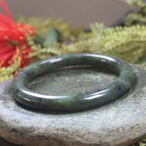 NZ Greenstone Bangle 64mm (BX457) Rimu Pounamu
