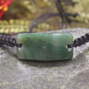 NZ Greenstone Adjustable Cord Bracelet (BX406) Inanga Pounamu
