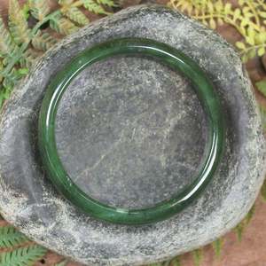 NZ Greenstone Bangle 64mm (BT579) Kawakawa Pounamu