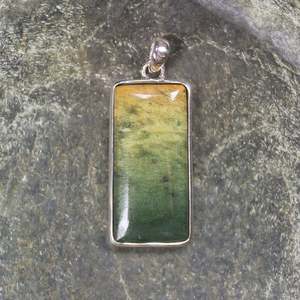 NZ Greenstone Medium Sterling Silver Pendant (BM580) Flower Jade Pounamu