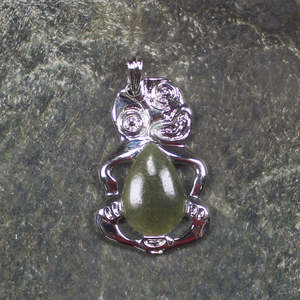 NZ Greenstone Small Hei Tiki Sterling Silver Pendant (BW755) Rimu Pounamu