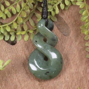NZ Greenstone Small Twist Pendant (CA012) Hapopo Pounamu