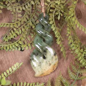 NZ Greenstone Large Twist Pendant (BP415) Flower Jade Pounamu