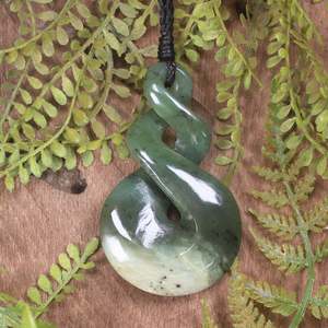 NZ Greenstone Medium Twist Pendant (BX888) Hapopo Pounamu