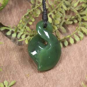 NZ Greenstone Small Twist Pendant (BW641) Hapopo Pounamu