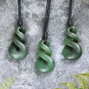 NZ Greenstone XSmall Twist Pendant (BX752) Kawakawa Pounamu