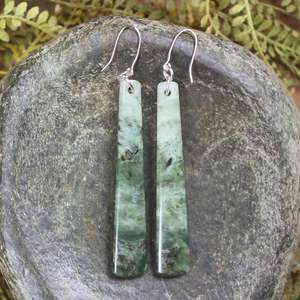 NZ Greenstone Medium Roimata Earrings (BX766) Kawakawa Pounamu
