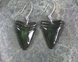 NZ Greenstone Shark Tooth Earrings (BH273) Rimu Pounamu