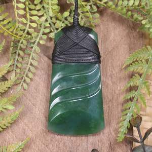 NZ Greenstone Medium Toki Pendant (BT965) Hapopo Pounamu