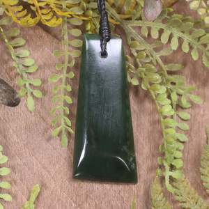 NZ Greenstone Small Toki Pendant (BX062) Kawakawa Pounamu