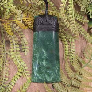 NZ Greenstone Large Toki Pendant (CA041) Kawakawa Pounamu