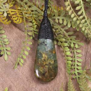 NZ Greenstone Medium Roimata Pendant (BW937) Flower Jade Pounamu