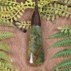 NZ Greenstone Medium Roimata Pendant (BW133) Flower Jade Pounamu