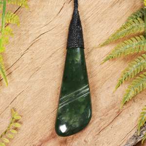 NZ Greenstone Large Roimata Pendant (BT749) Kawakawa Pounamu