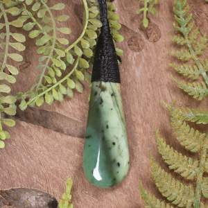 NZ Greenstone Medium Roimata Pendant (BW946) Hapopo Pounamu