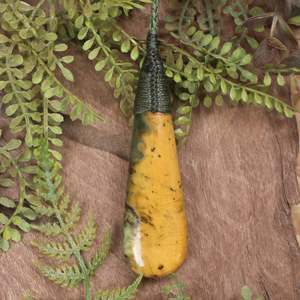NZ Greenstone Medium Roimata Pendant (BK267) Flower Jade Pounamu
