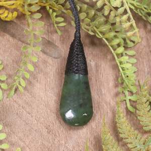 NZ Greenstone XSmall Roimata Pendant (CA690) Kawakawa Pounamu
