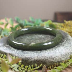 NZ Greenstone Bangle 62mm (CA273) Rimu Pounamu