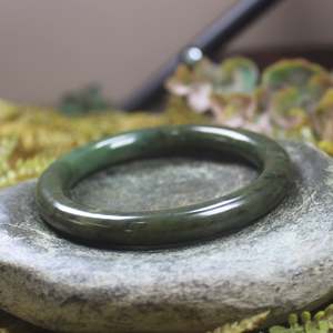 NZ Greenstone Bangle 60mm (CA210) Rimu Pounamu
