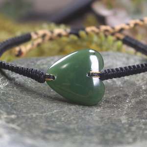 NZ Greenstone Adjustable Cord Heart Bracelet (CA194) Kawakawa Pounamu