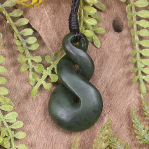 NZ Greenstone Small Twist Pendant (BT482) Rimu Pounamu