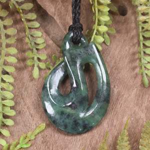 NZ Greenstone Small Twist Pendant (CA151) Inanga Pounamu