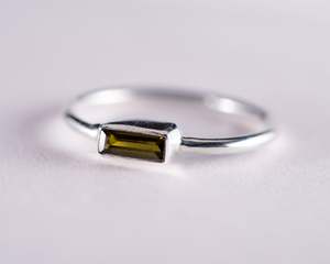 Green Tourmaline Sterling Silver Ring US6 (BM599)