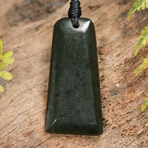NZ Greenstone XSmall Freeform Toki Pendant (BT679) Rimu Pounamu