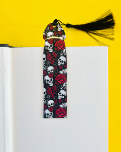 Accessories: Skull + Roses Cockmark | Bookmark