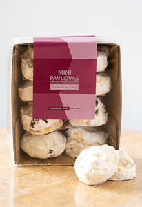 Pantry: Mini Pavlovas