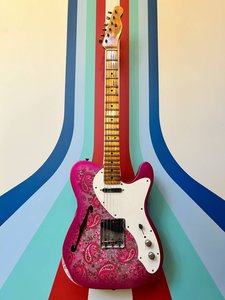 Electric Guitars: Fender Custom 2017 Relic 50s Thinline Tele – Pink Paisley