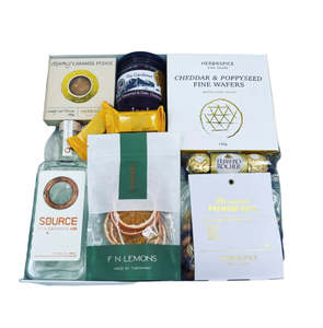 The Hamper Bar: Mini Source Gin and Nibbles