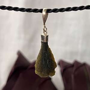 Jewellery: Epidote pendant - The Hidden Gem