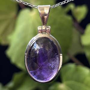 Products: Amethyst pendant - The Hidden Gem