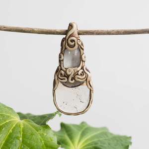 Products: Quartz pendant - The Hidden Gem