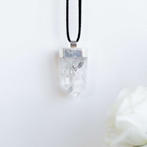 Products: Crackled quartz pendant - The Hidden Gem