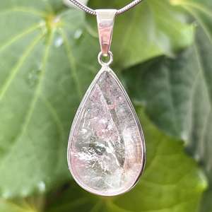 Quartz pendant - The Hidden Gem