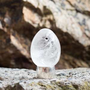 Quartz yoni egg - The Hidden Gem