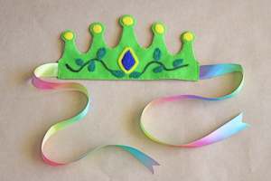 Wet Bags Accessories: Felted Crowns - Wrap around